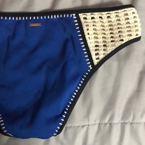 Bikini Bottom - Picture 1 of 3